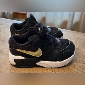 GUC Nike Toddler Air Max Shoes 8C Black and Gold.